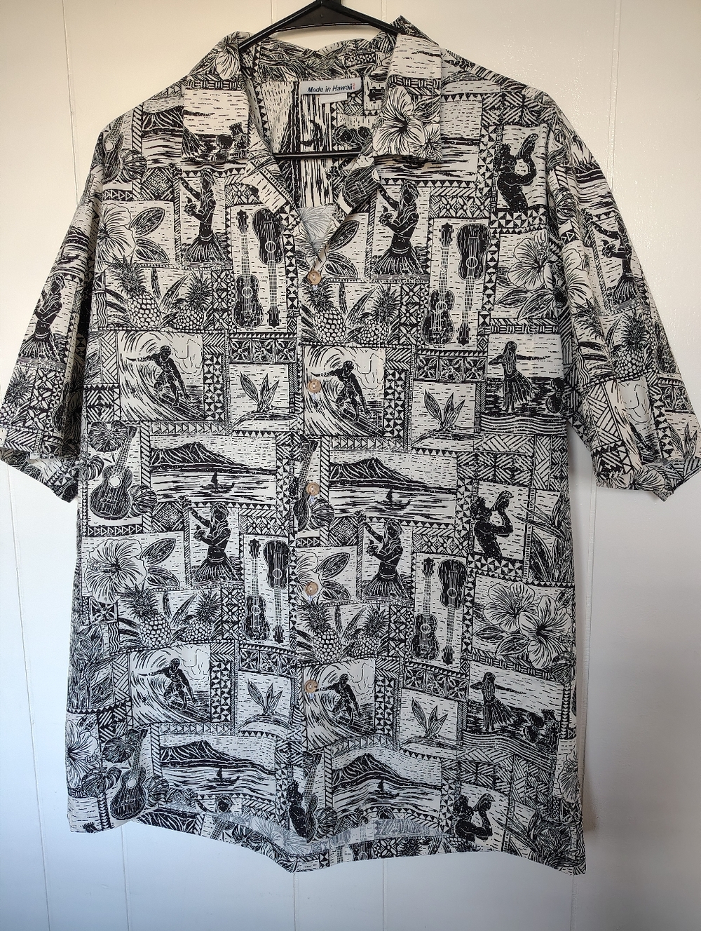 Made In Hawaii Men's Black & White Hawaiian Print Button-Up Shirt Size L